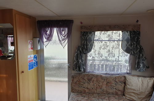 Photo 9 - Cosy Static Caravan on East Mersea Island