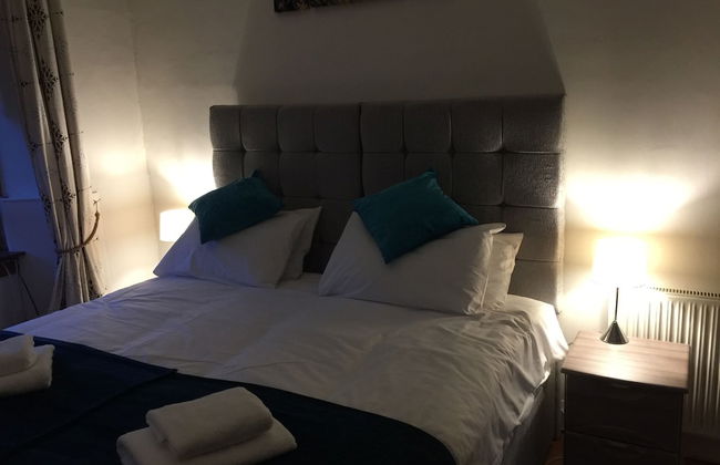 Great Location 2 Bedroom Scotstoun Flat - Photo 7