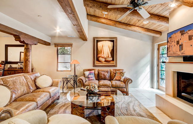 El Corazon de Santa Fe - Photo 8