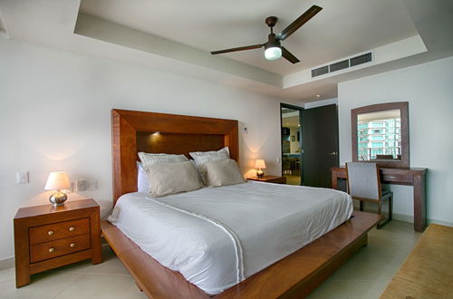 Photo 3 - Wake Up To Sounds Of The Ocean Condo