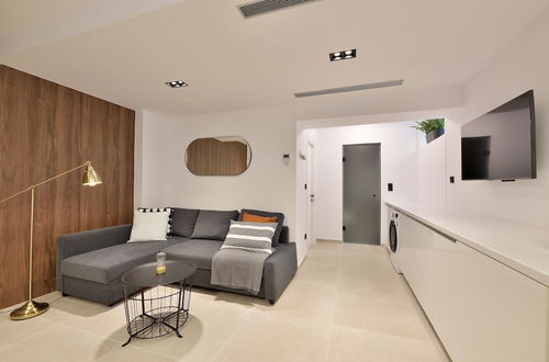 Photo 4 - Phaedrus Living: City Center Luxury Flat Skoufa