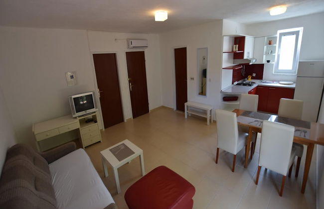 Spacious Apartment With Terrace, Near the Beach - Photo 11