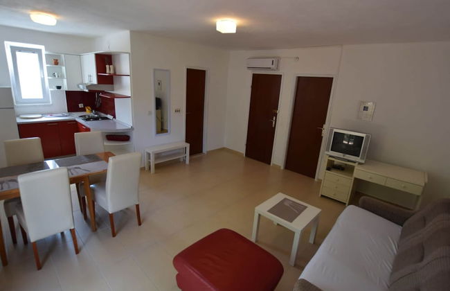Spacious Apartment With Terrace, Near the Beach - Photo 8