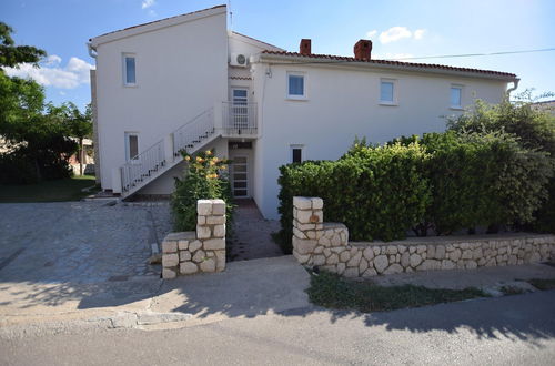 Photo 27 - Spacious Apartment With Terrace, Near the Beach