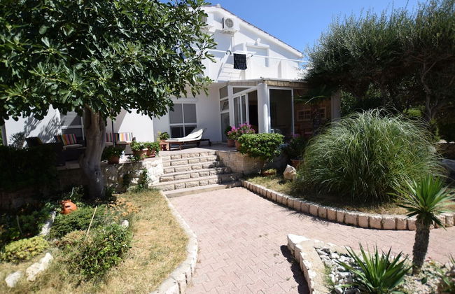 Spacious Apartment With Terrace, Near the Beach - Photo 23