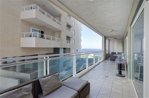 Foto 39 - Luxury Apt With Side Seaviews and Pool Best Location