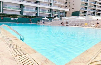 Photo 2 - Seafront Luxury APT With Pool