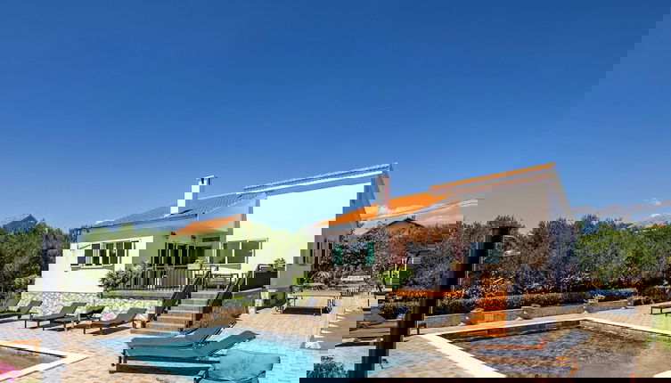 Foto 1 - Modern Countryside Villa Near the Sea, Private Swimming Pool, Lovely Guesthouse