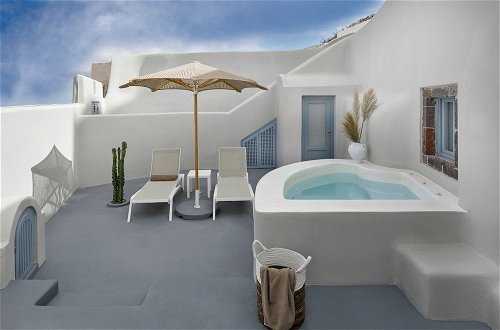 Photo 39 - Luna Santorini Suites