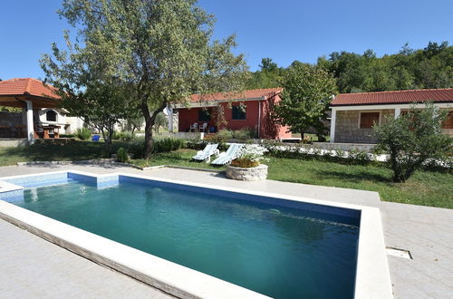 Foto 20 - Luxurious Villa With Private Pool in Trilj, Dalmatia