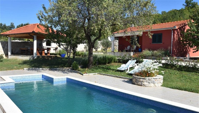 Photo 1 - Villa With Private Pool in Trilj, Dalmatia