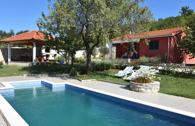 Villa With Private Pool in Trilj, Dalmatia - Foto 1