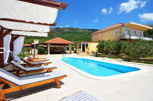 Foto 30 - Attractive Villa in Kastel Luksic on Mount Kozjak
