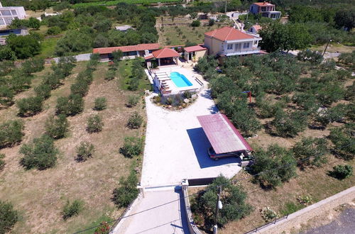 Photo 23 - Attractive Villa in Kastel Luksic on Mount Kozjak