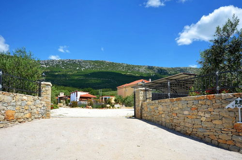 Foto 2 - Attractive Villa in Kastel Luksic on Mount Kozjak