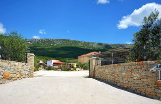 Foto 2 - Attractive Villa in Kastel Luksic on Mount Kozjak