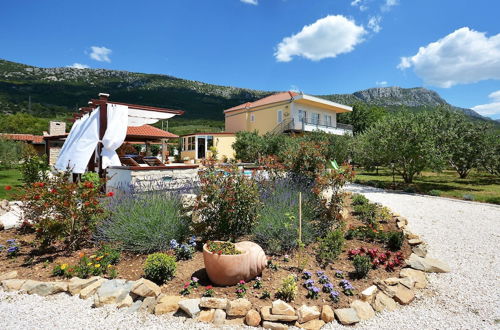 Photo 25 - Attractive Villa in Kastel Luksic on Mount Kozjak