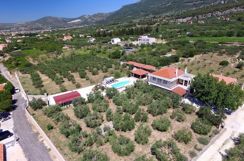 Photo 25 - Attractive Villa in Kastel Luksic on Mount Kozjak