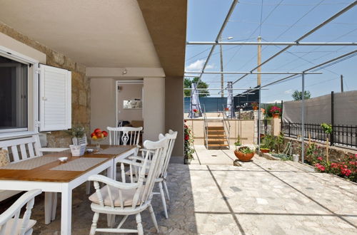 Photo 3 - Charming Holiday Home With Private Swimming Pool big Terrace, Near National Park