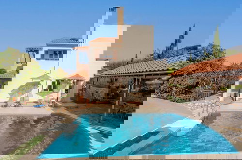 Photo 1 - Villa Korini With Swimming Pool