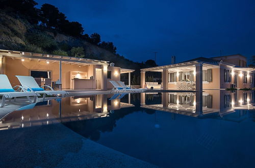 Foto 17 - Spacious Villa in Peloponnese With Pool