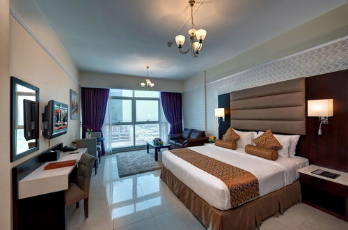 Photo 10 - Emirates Grand Hotel