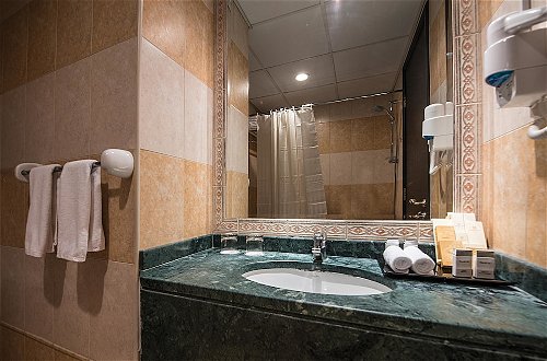 Photo 26 - Emirates Grand Hotel