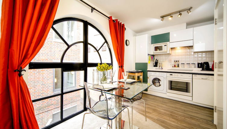 Photo 1 - ALTIDO Splendid 1 Bedroom Flat near St. Paul's Cathedral