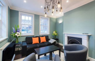 Foto 1 - JOIVY Elegant 2 Bedroom Flat near Kensington Gardens