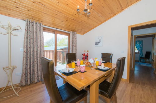 Photo 6 - Barn Lodge With Hot Tub Near Cupar, Fife