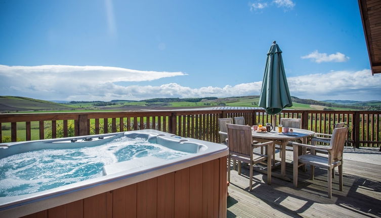 Foto 1 - Barn Lodge With Hot Tub Near Cupar, Fife