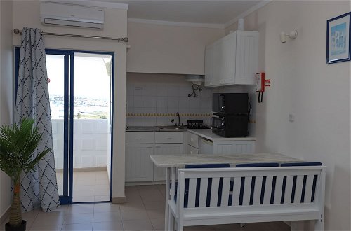 Photo 4 - Modern Apartment Close Near Beach in Portimao, PT