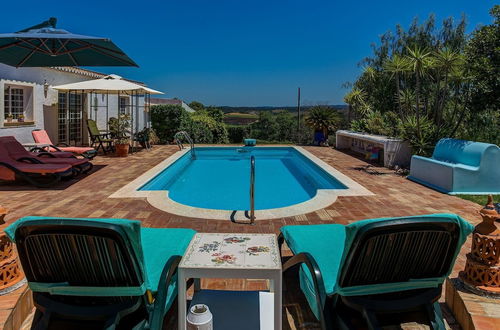 Photo 11 - Gorgeous Holiday Home With Swimming Pool