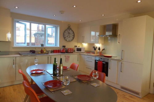 Photo 1 - Penthouse - Basingstoke