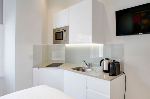 Foto 61 - Cromwell Serviced Apartment by Concept Apartments