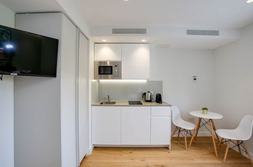 Foto 73 - Cromwell Serviced Apartment by Concept Apartments