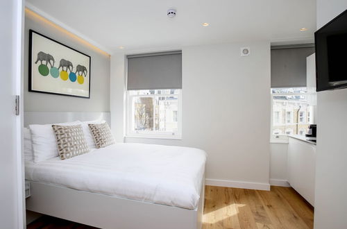 Photo 13 - StayPrime Kensington Serviced Apartments