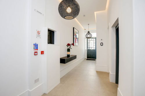 Photo 5 - StayPrime Kensington Serviced Apartments