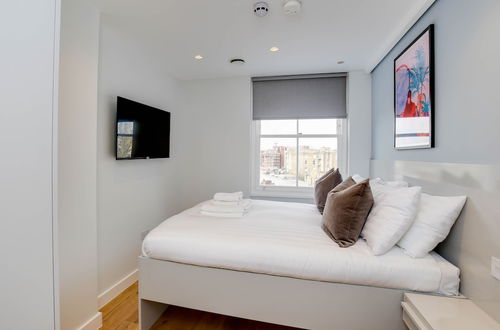 Photo 9 - StayPrime Kensington Serviced Apartments