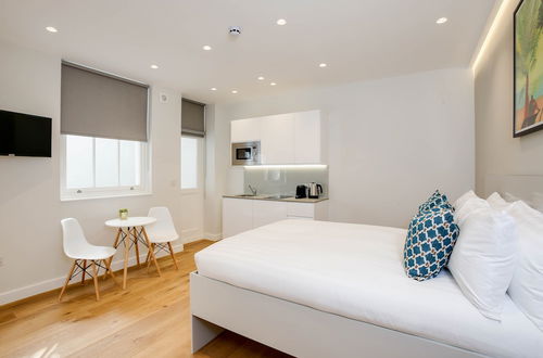 Foto 47 - StayPrime Kensington Serviced Apartments