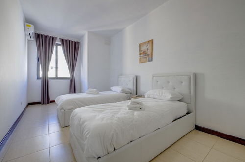 Photo 4 - Modern 3BR Apartment in the Centre of Sliema