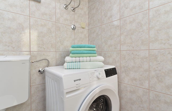 Apartment 1983 - Photo 15