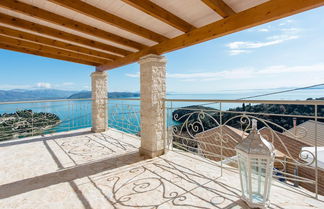 Foto 1 - Villa Frosso Large Private Pool Walk to Beach Sea Views A C Wifi Car Not Required - 556