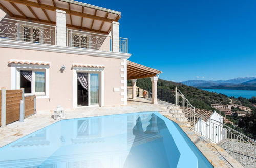 Photo 11 - Villa Frosso Large Private Pool Walk to Beach Sea Views A C Wifi Car Not Required - 556