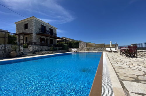 Foto 16 - Executive Villa Madouri With Private Pool