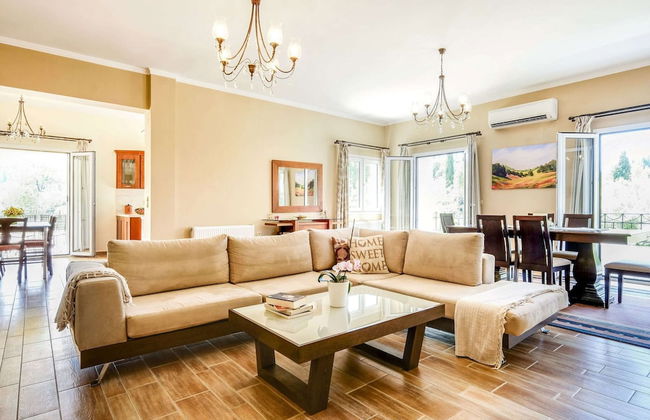 Villa in Kerkira Near Corfu Beaches - Photo 1