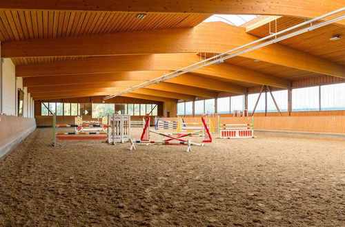 Foto 23 - Holiday Home on a Riding Stable in Luneburg Heath