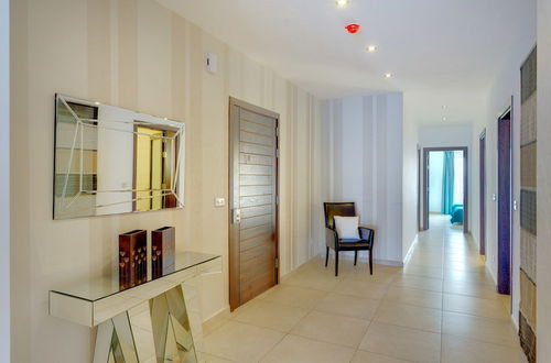 Photo 25 - Seaview 3BR Apart inc Pool, Fort Cambridge Sliema