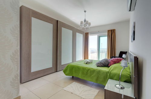 Photo 4 - Seafront LUX Apartment wt Pool, Upmarket Area