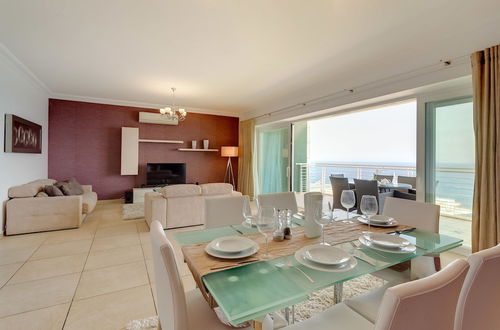 Foto 11 - Seaview 3BR Apart inc Pool, Fort Cambridge Sliema